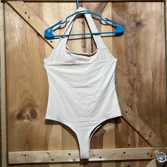 New with tags Beaton size large cream bodysuit halter top thong with snap bottom - Picture 5 of 7